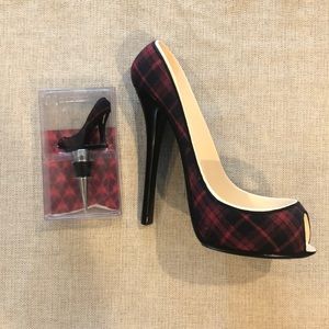 Red plaid stiletto wine bottle holder and stopper